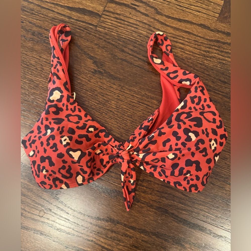 Hollister bikini top - cheetah print size small